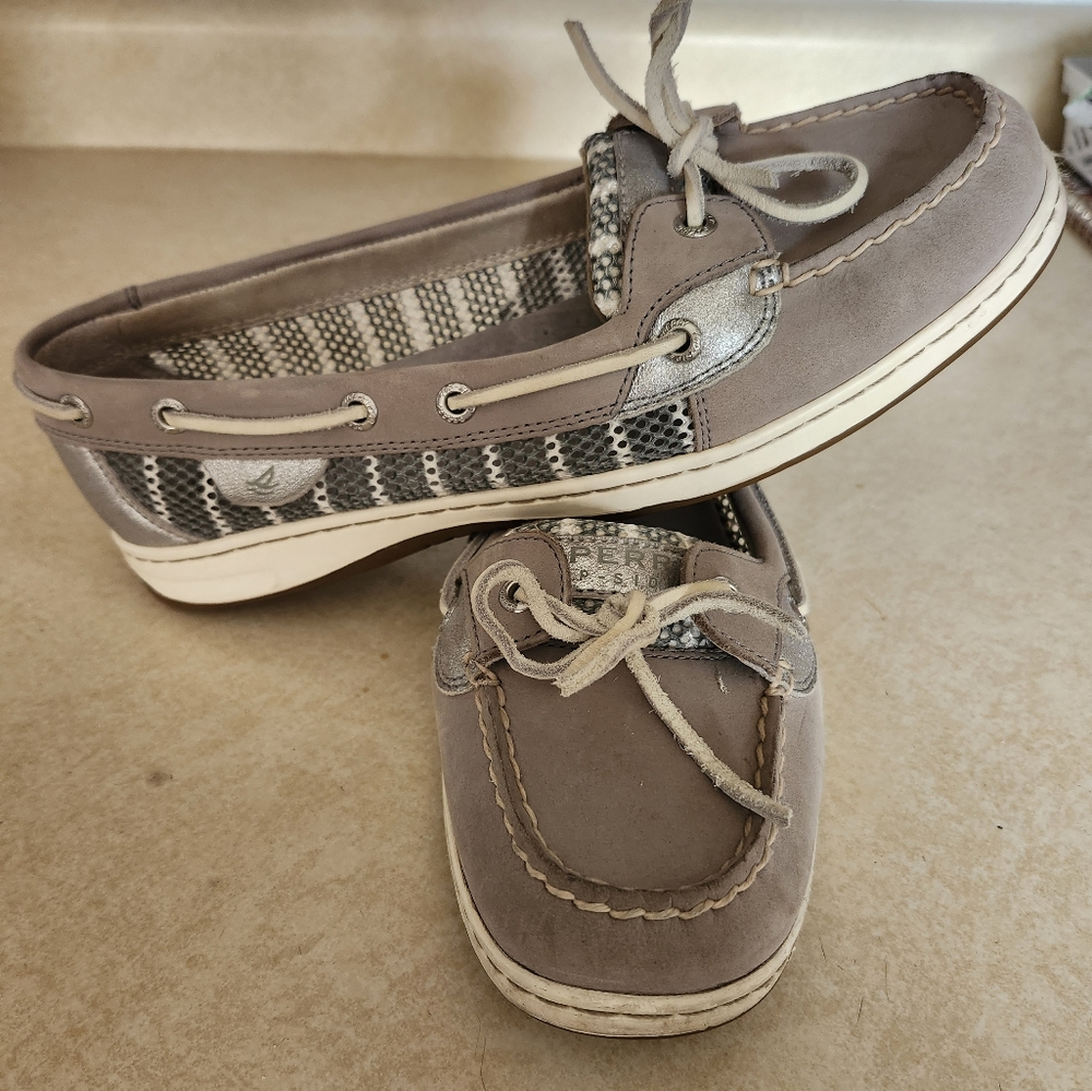 Womens Sperry boat shoes size 10